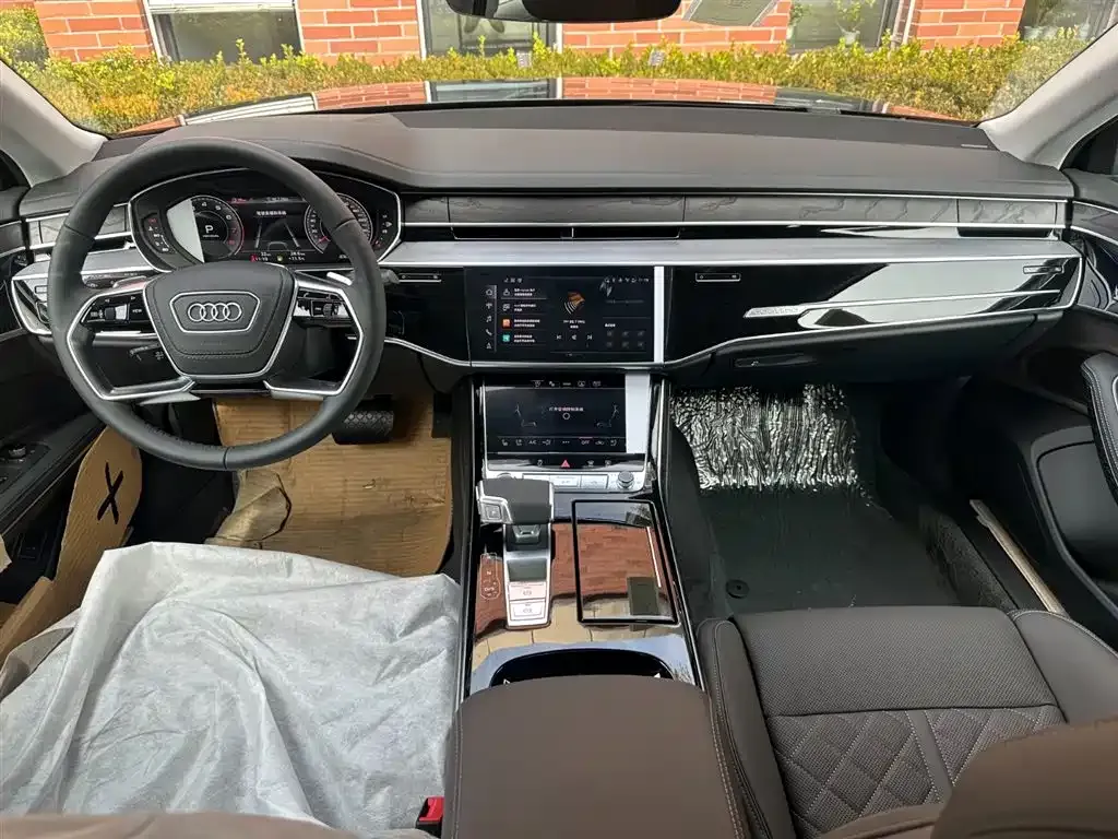 Audi A8 2025 из CN, фото 9