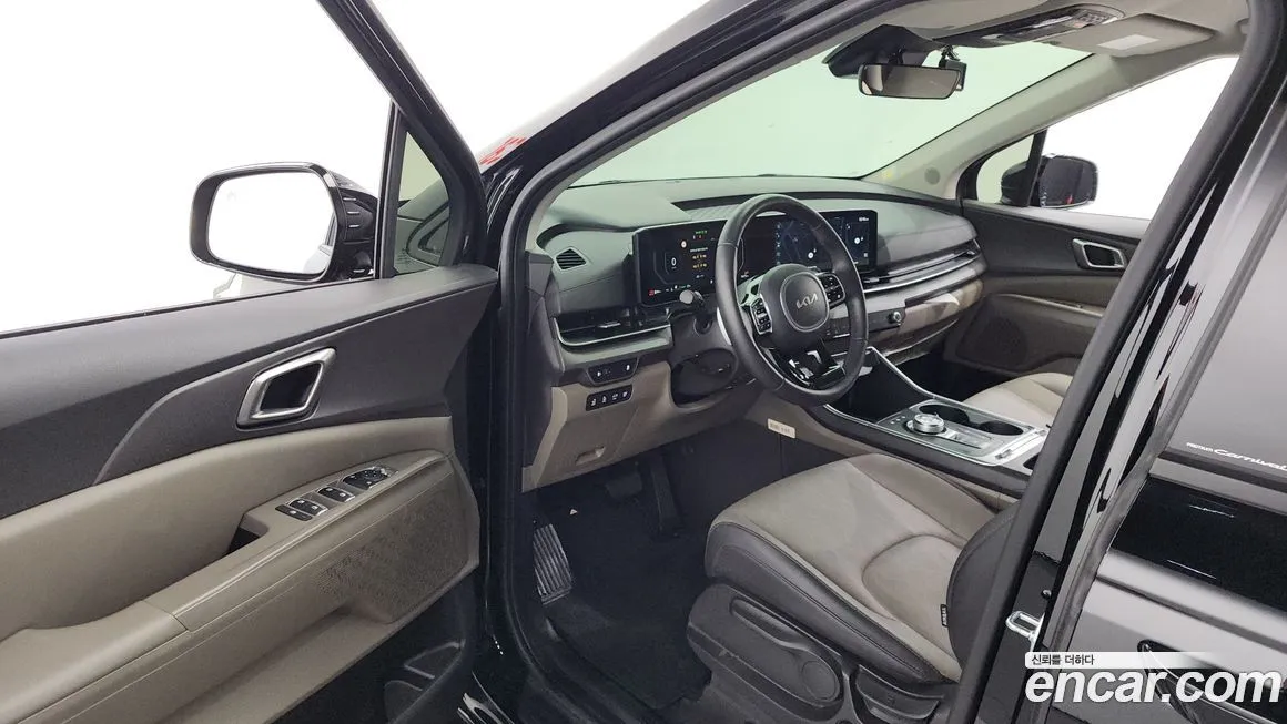 Kia Carnival — фото 10
