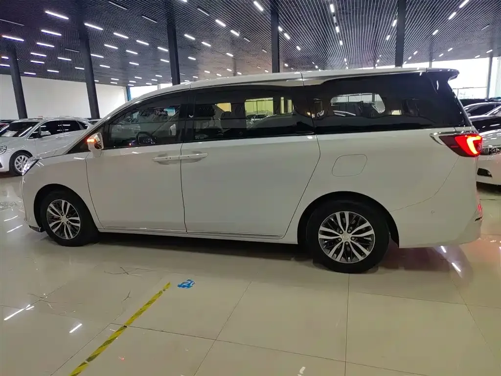 Buick GL8 2023 из CN, фото 5