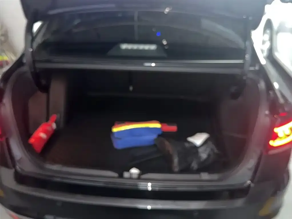 Volkswagen Bora 2023 из CN, фото 10
