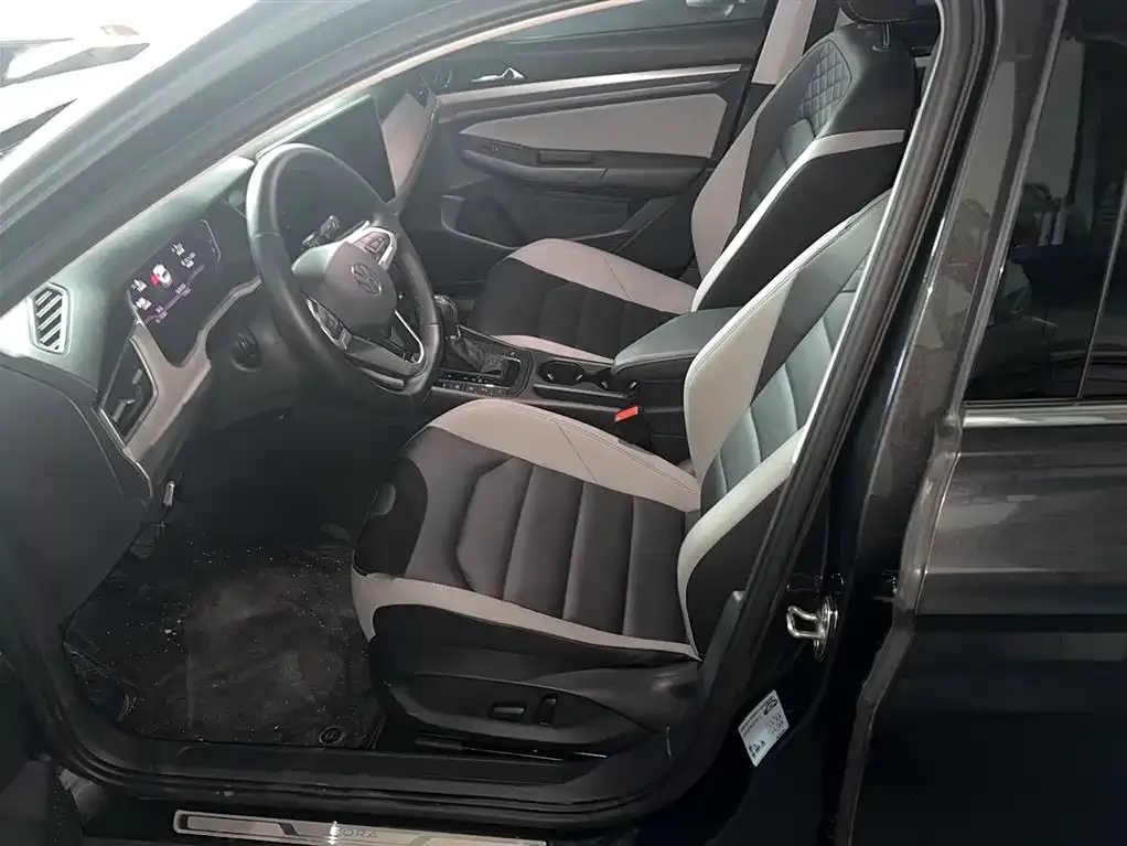 Volkswagen Bora 2023 из CN, фото 8