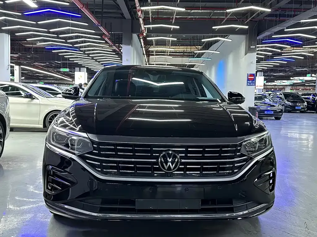 Volkswagen Passat 2023 из CN, фото 2