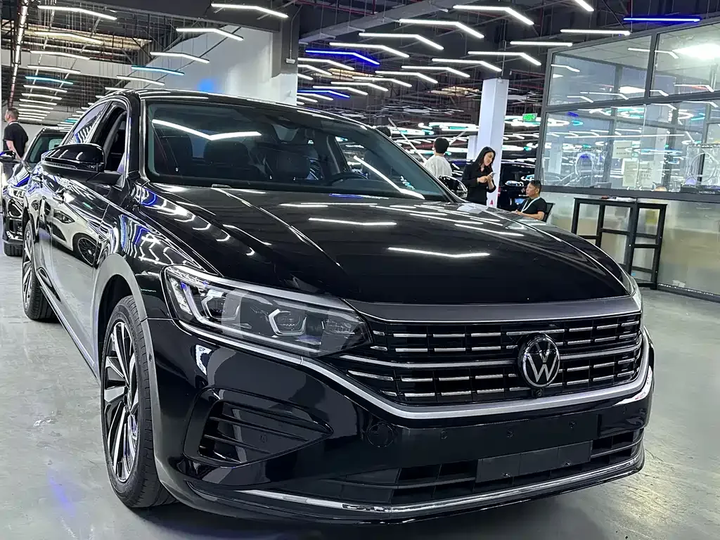 Volkswagen Passat 2023 из CN, фото 3