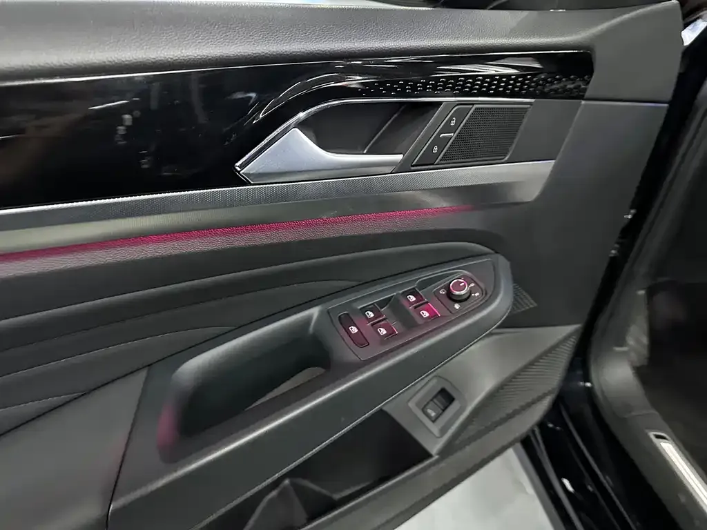 Volkswagen Passat 2023 из CN, фото 5
