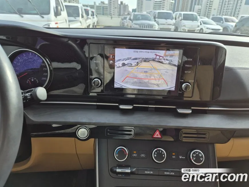 Kia Carnival — фото 10