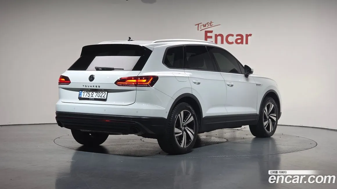 Volkswagen Touareg 2021 из KR, фото 2