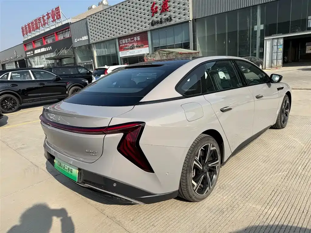 Hongqi EH7 2024 из CN, фото 3