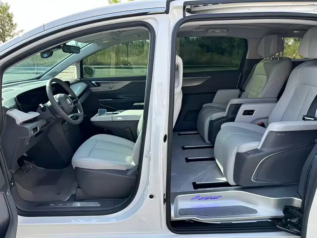 Buick GL8 2025 из CN, фото 4