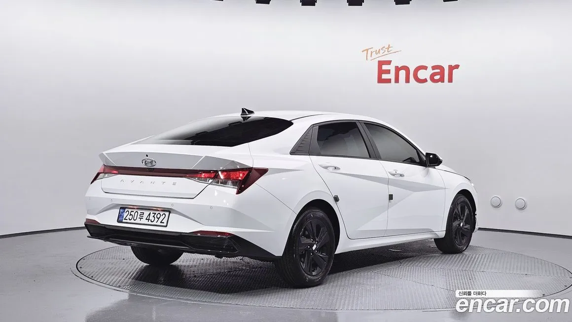 Hyundai AVANTE 2023 из KR, фото 2