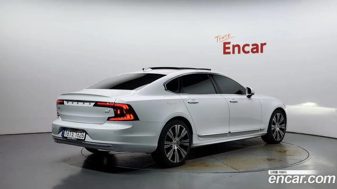 Volvo S90 2022 из KR, фото 2