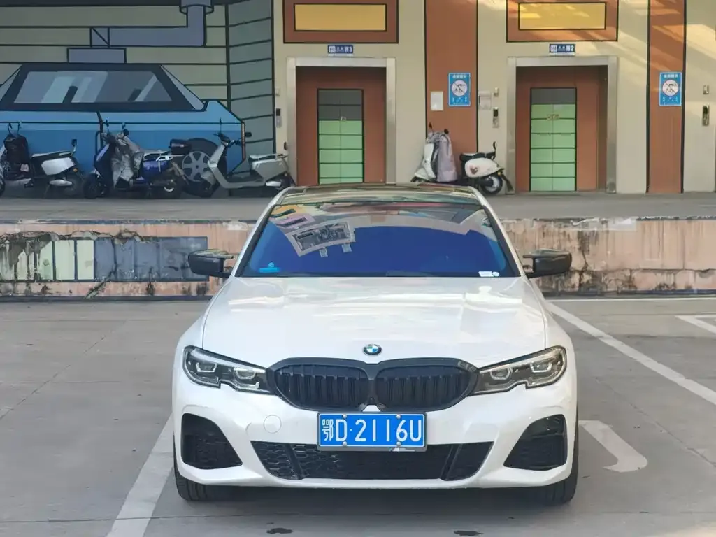 BMW 3 Series 2022 из CN, фото 2