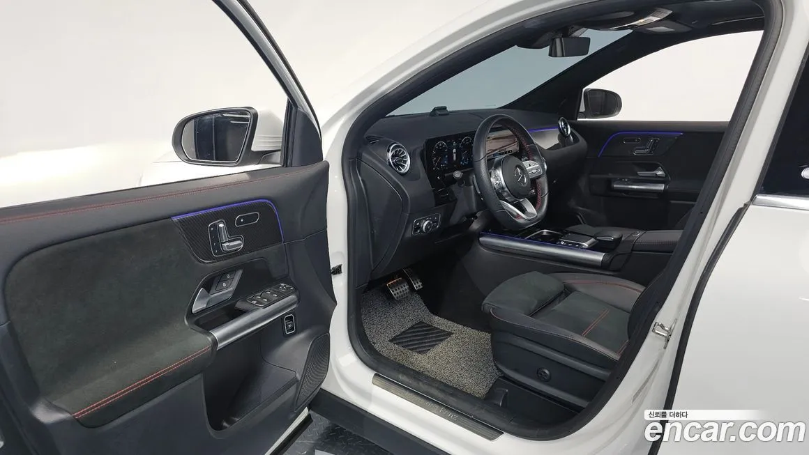 Mercedes-Benz GLA-Class — фото 10