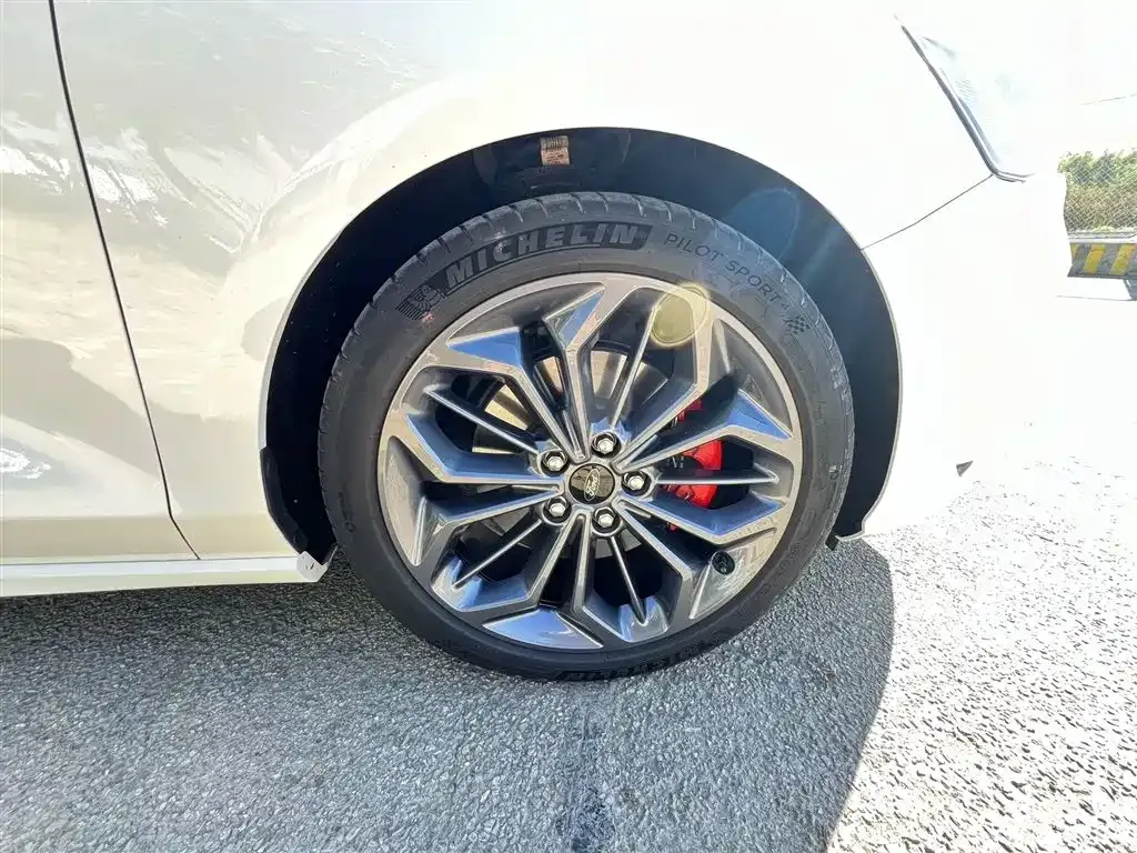 Ford Focus 2023 из CN, фото 9