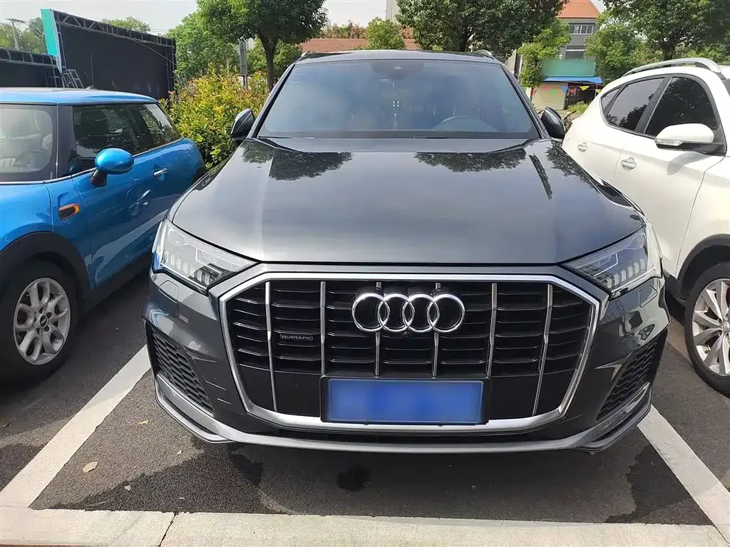 Audi Q7 2021 из CN, фото 4