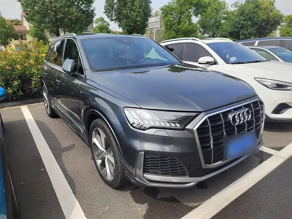 Audi Q7 2021 из CN, фото 5
