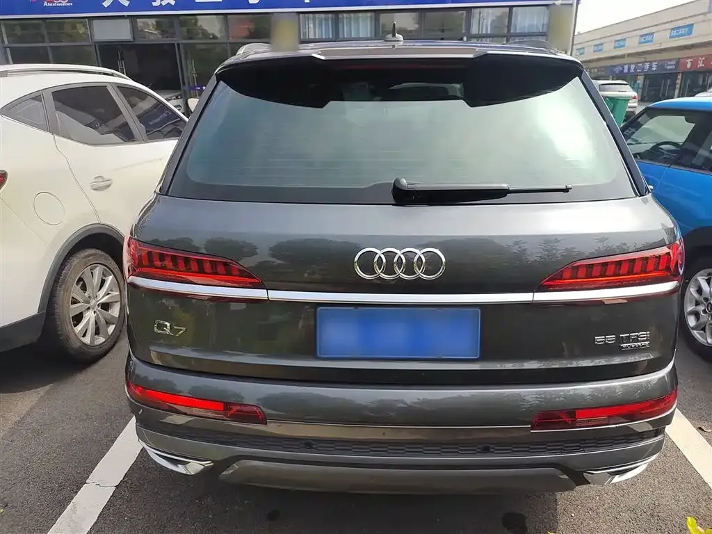 Audi Q7 2021 из CN, фото 7