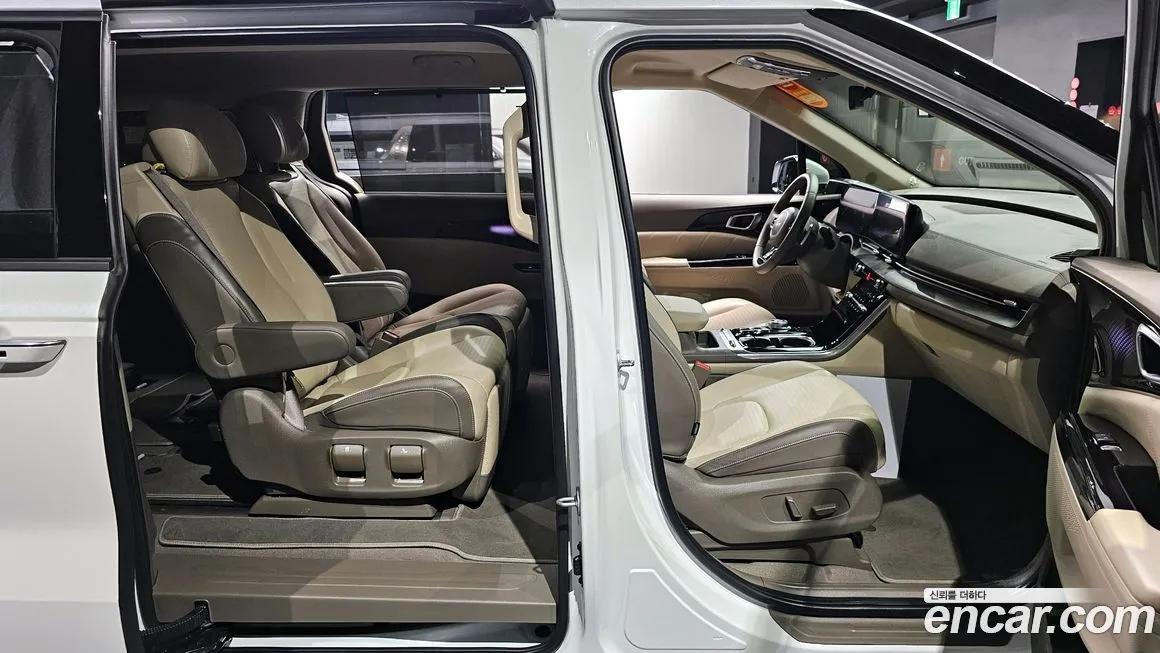 Kia Carnival — фото 10