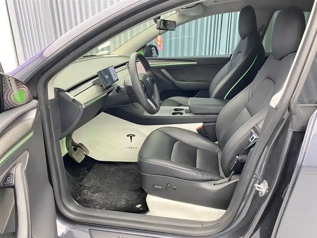 Tesla Model Y — фото 7