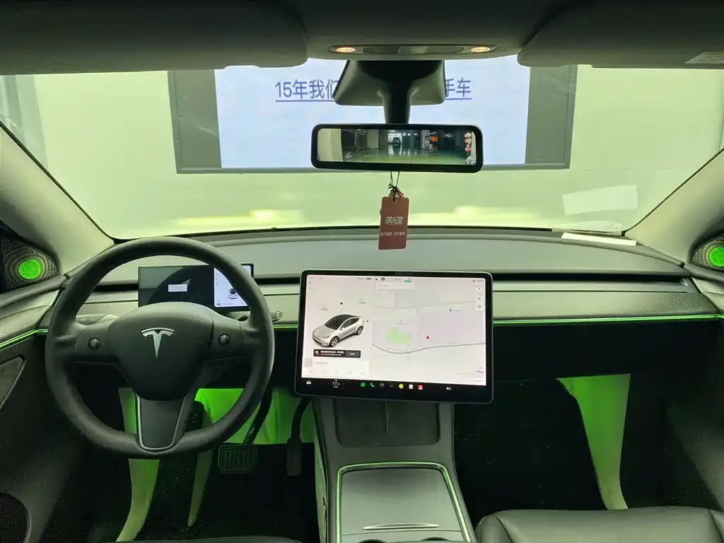 Tesla Model Y — фото 9