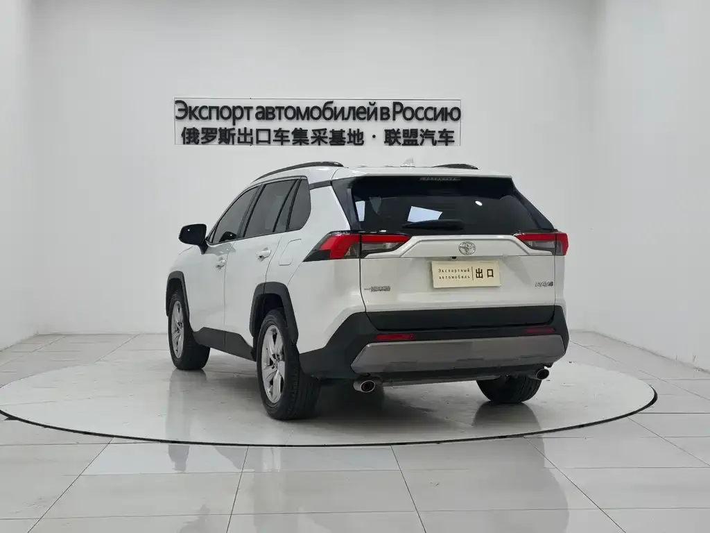 Toyota RAV4 2023 из CN, фото 4