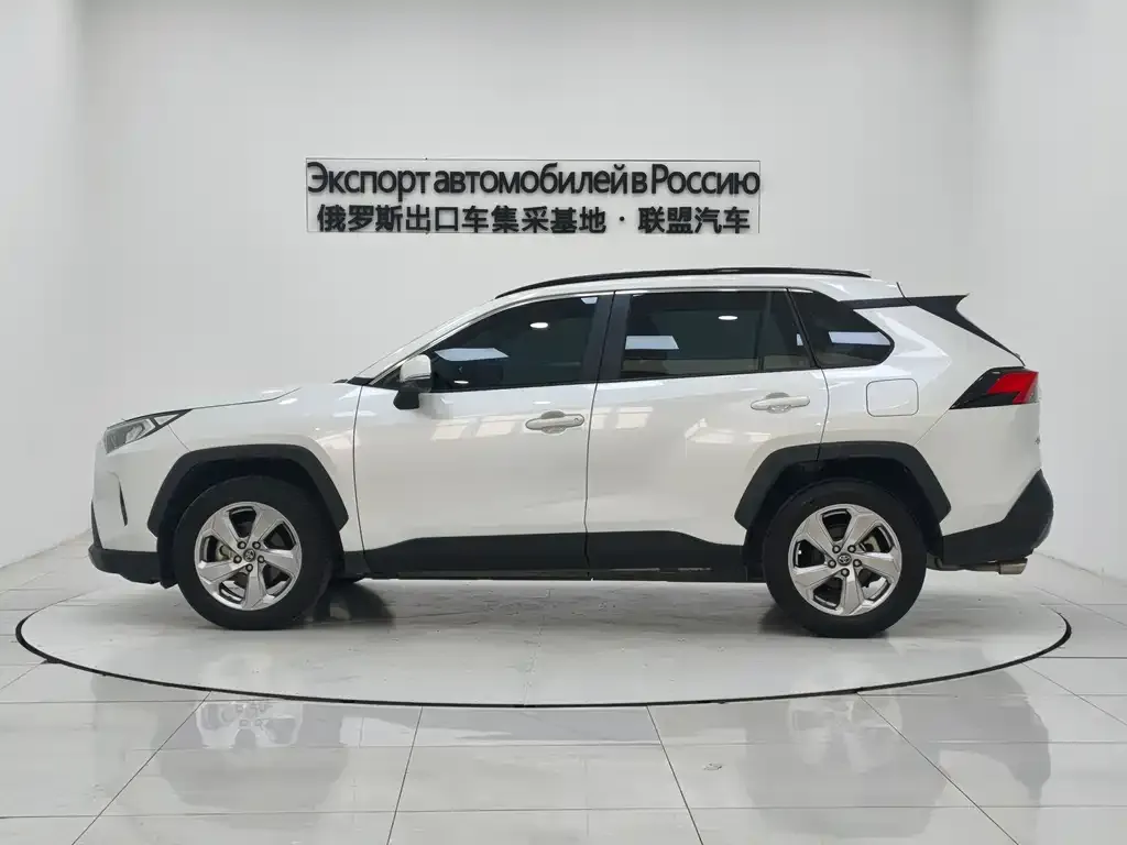 Toyota RAV4 2023 из CN, фото 6