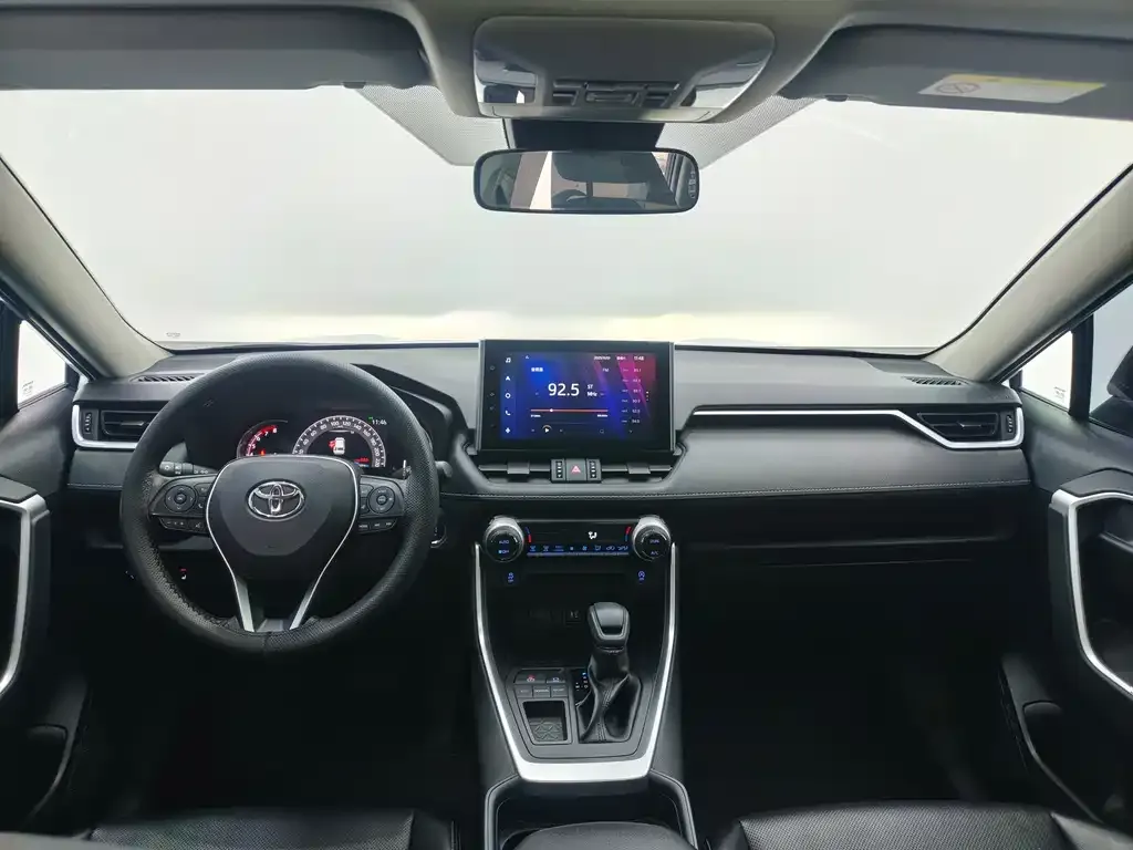 Toyota RAV4 2023 из CN, фото 9