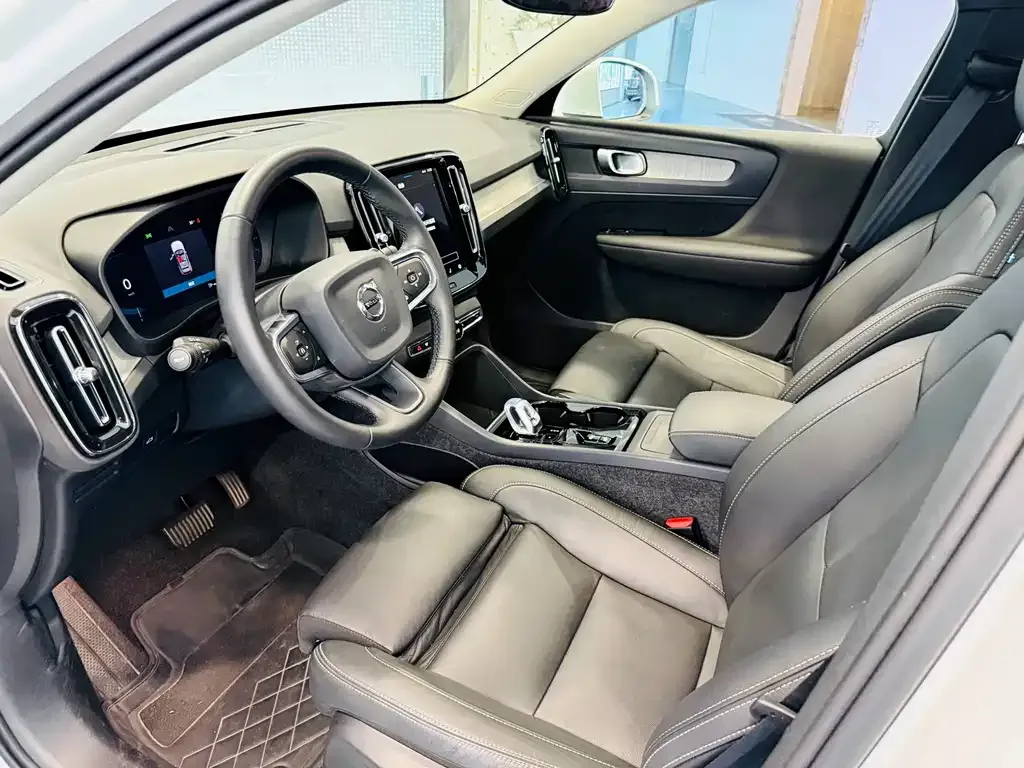 Volvo XC40 2024 из CN, фото 10