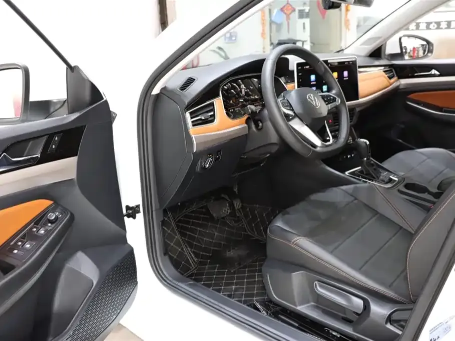 Volkswagen Bora 2023 из CN, фото 9