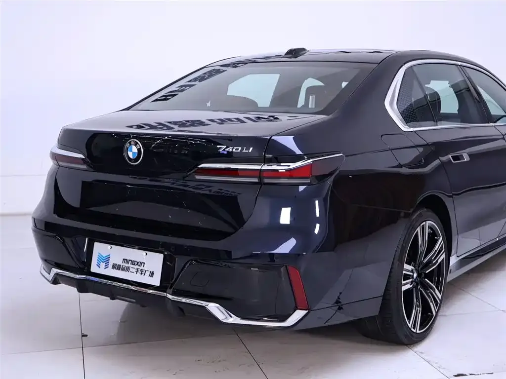 BMW 7 Series 2024 из CN, фото 8