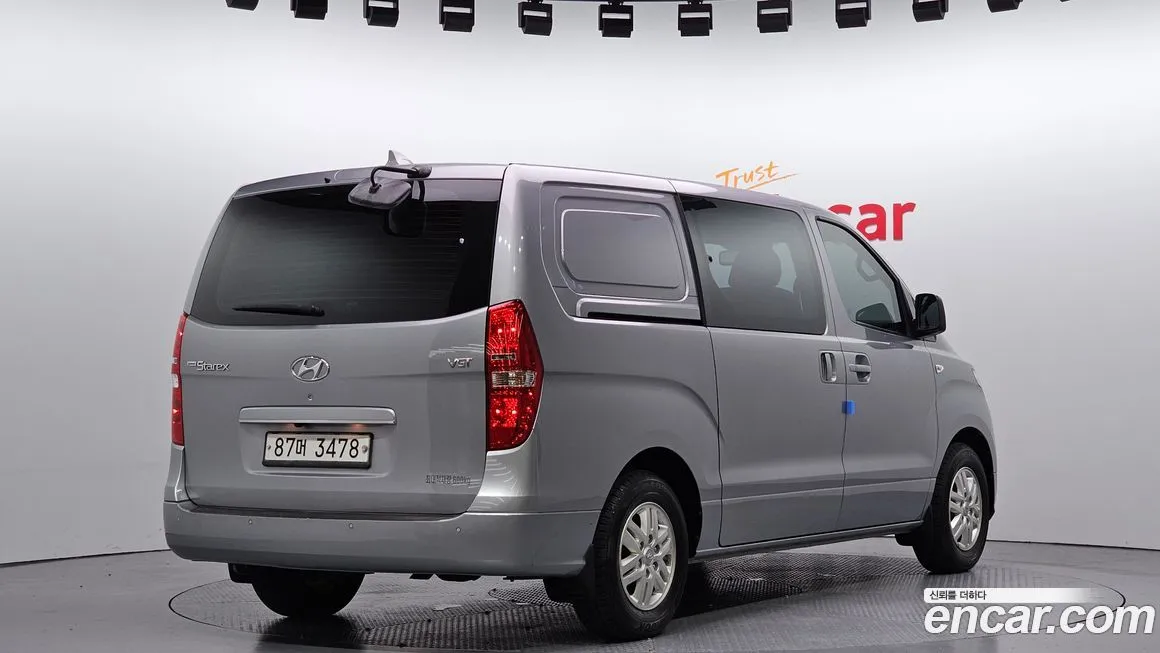 Hyundai Starex — фото 2