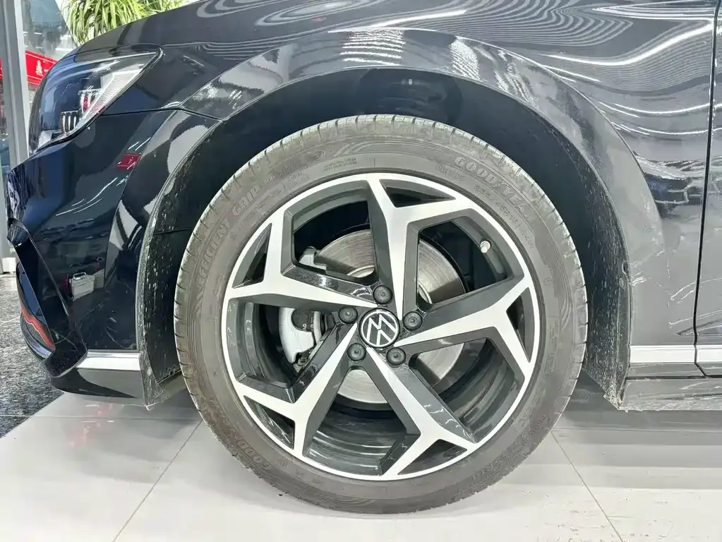 Volkswagen Magotan 2025 из CN, фото 5