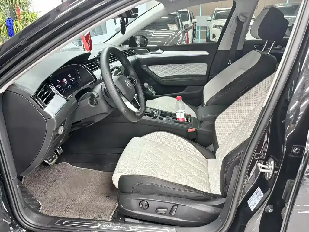 Volkswagen Magotan 2025 из CN, фото 8