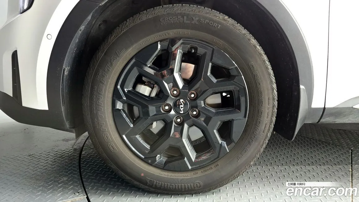 Kia Sorento — фото 5