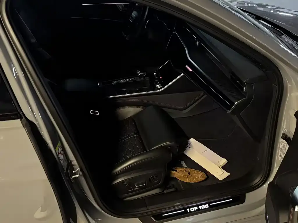 Audi RS 6 2021 из CN, фото 9