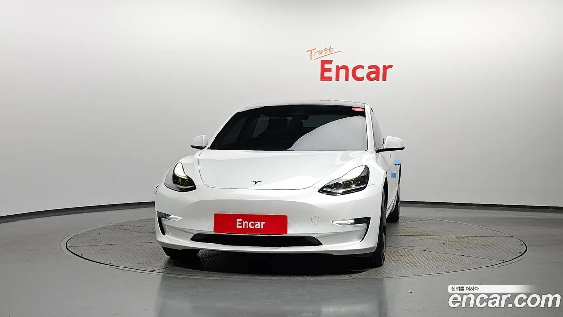 Tesla Model 3 — фото 3