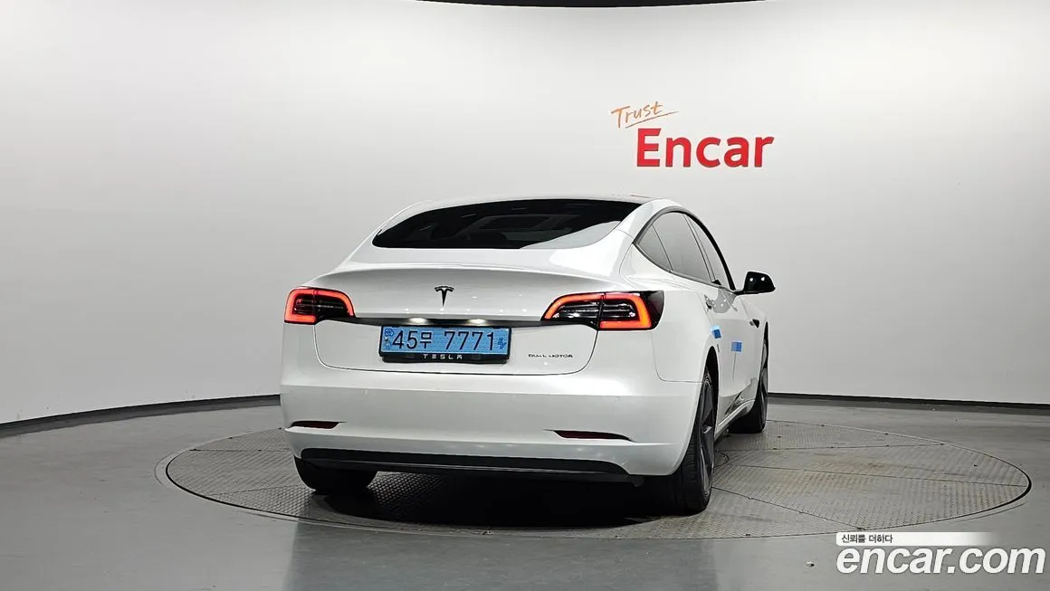 Tesla Model 3 — фото 4