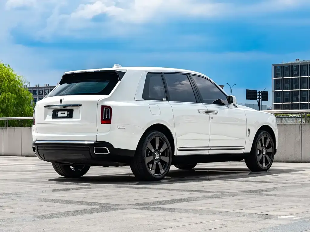 Rolls-Royce Cullinan 2023 из CN, фото 8