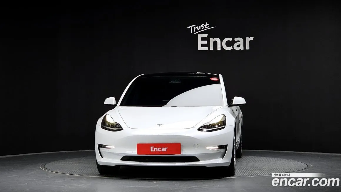 Tesla Model 3 — фото 3