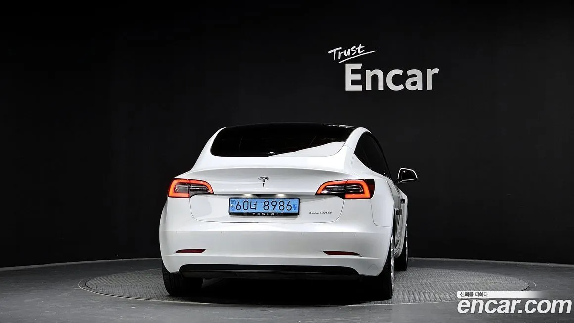 Tesla Model 3 — фото 4