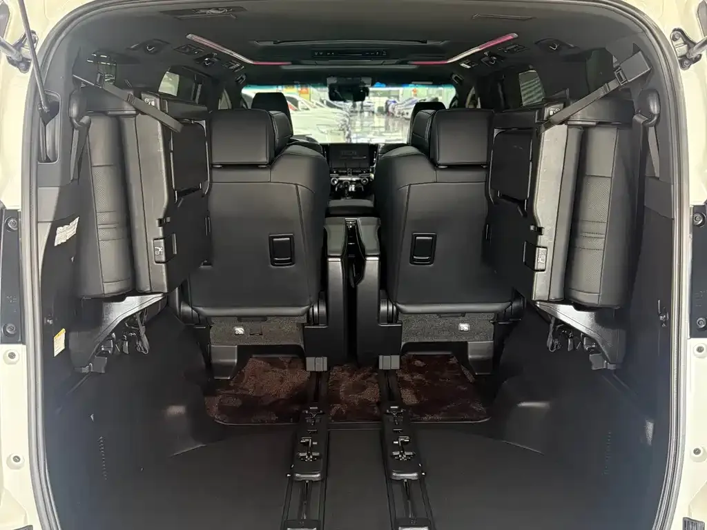 Toyota Alphard 2022 из CN, фото 8