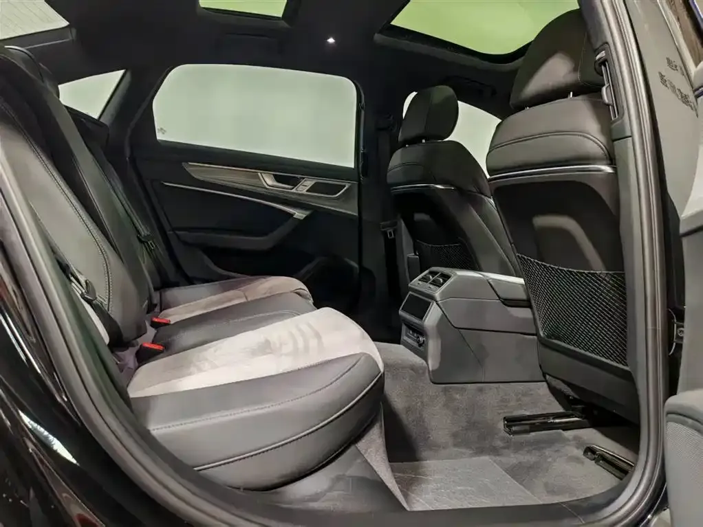 Audi A6L 2024 из CN, фото 6