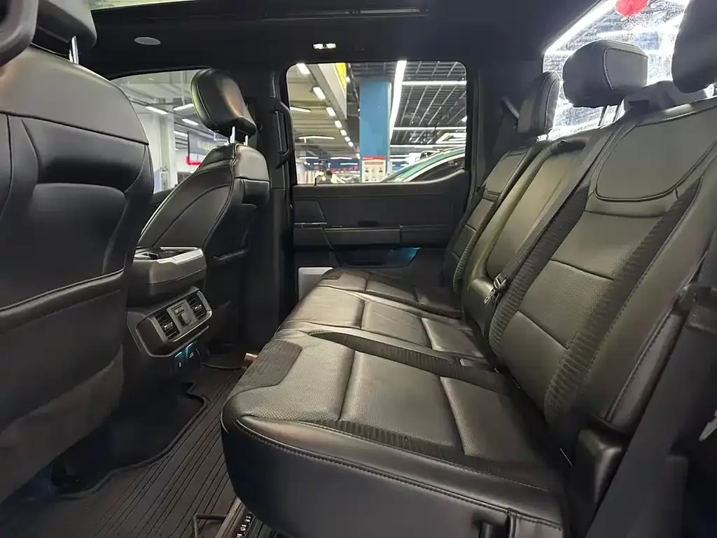 Ford F-150 Raptor 2023 из CN, фото 10