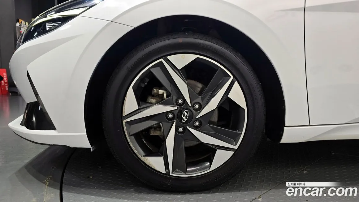 Hyundai AVANTE — фото 5