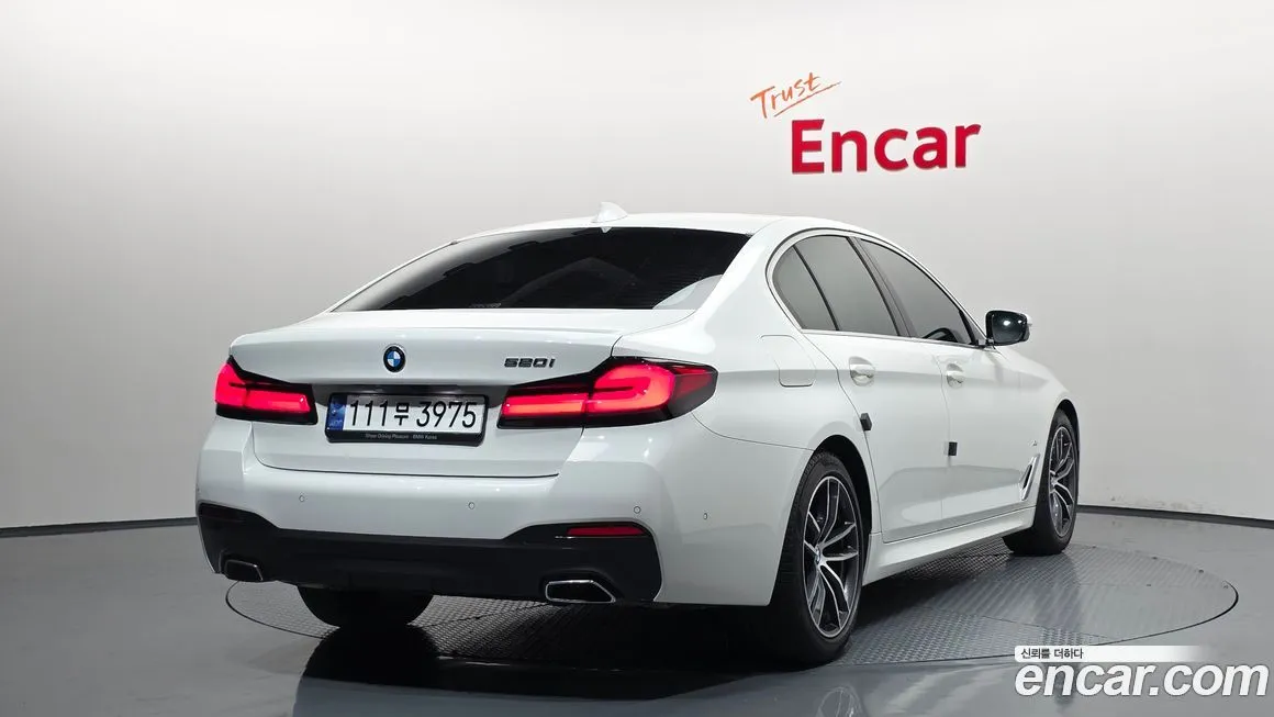 BMW 5-Series 2023 из KR, фото 2
