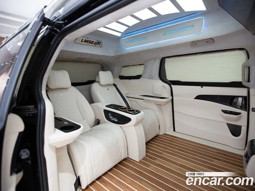 Kia Carnival — фото 10