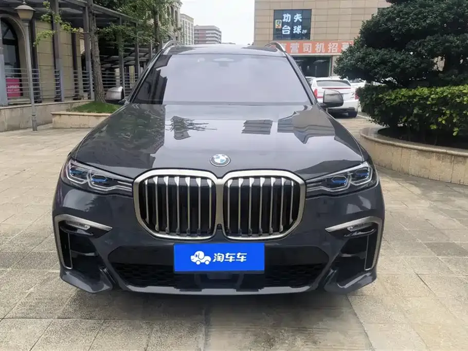 BMW X7 — фото 2