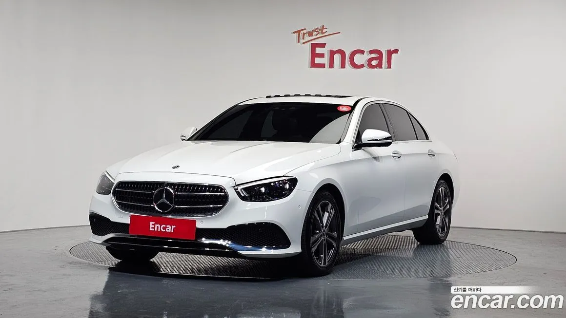 Mercedes-Benz E-Class — фото 1