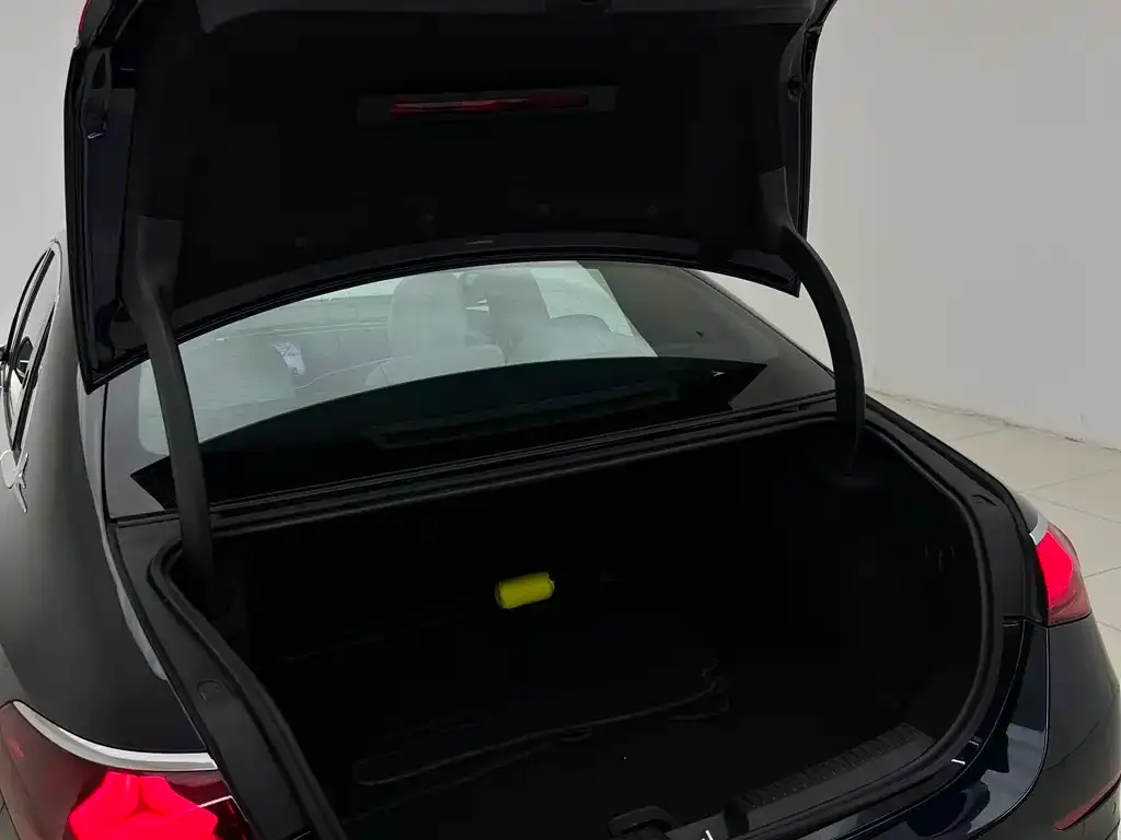 Mercedes-Benz E-Class 2025 из CN, фото 10