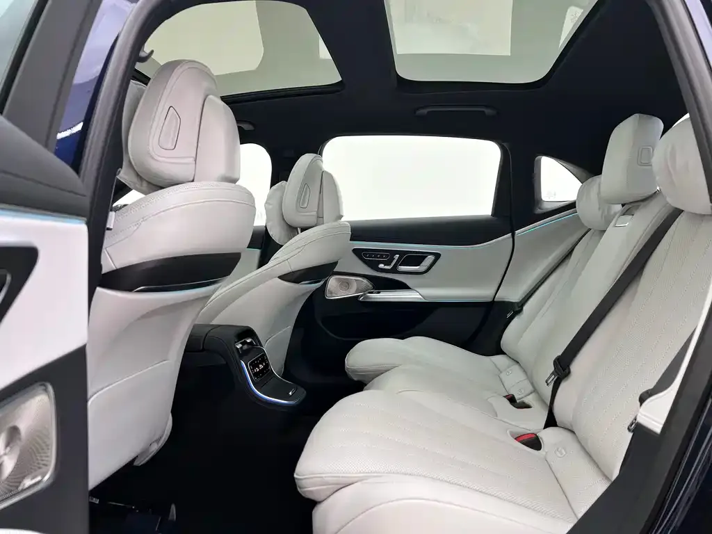 Mercedes-Benz E-Class 2025 из CN, фото 8