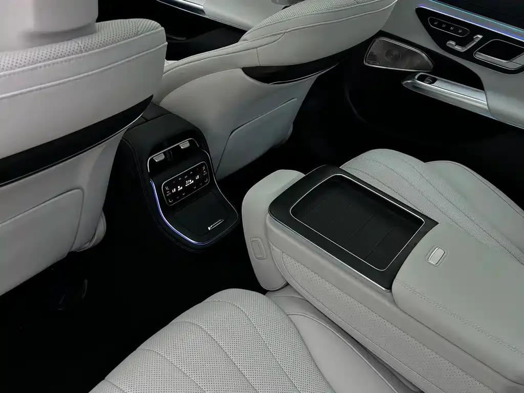 Mercedes-Benz E-Class 2025 из CN, фото 9